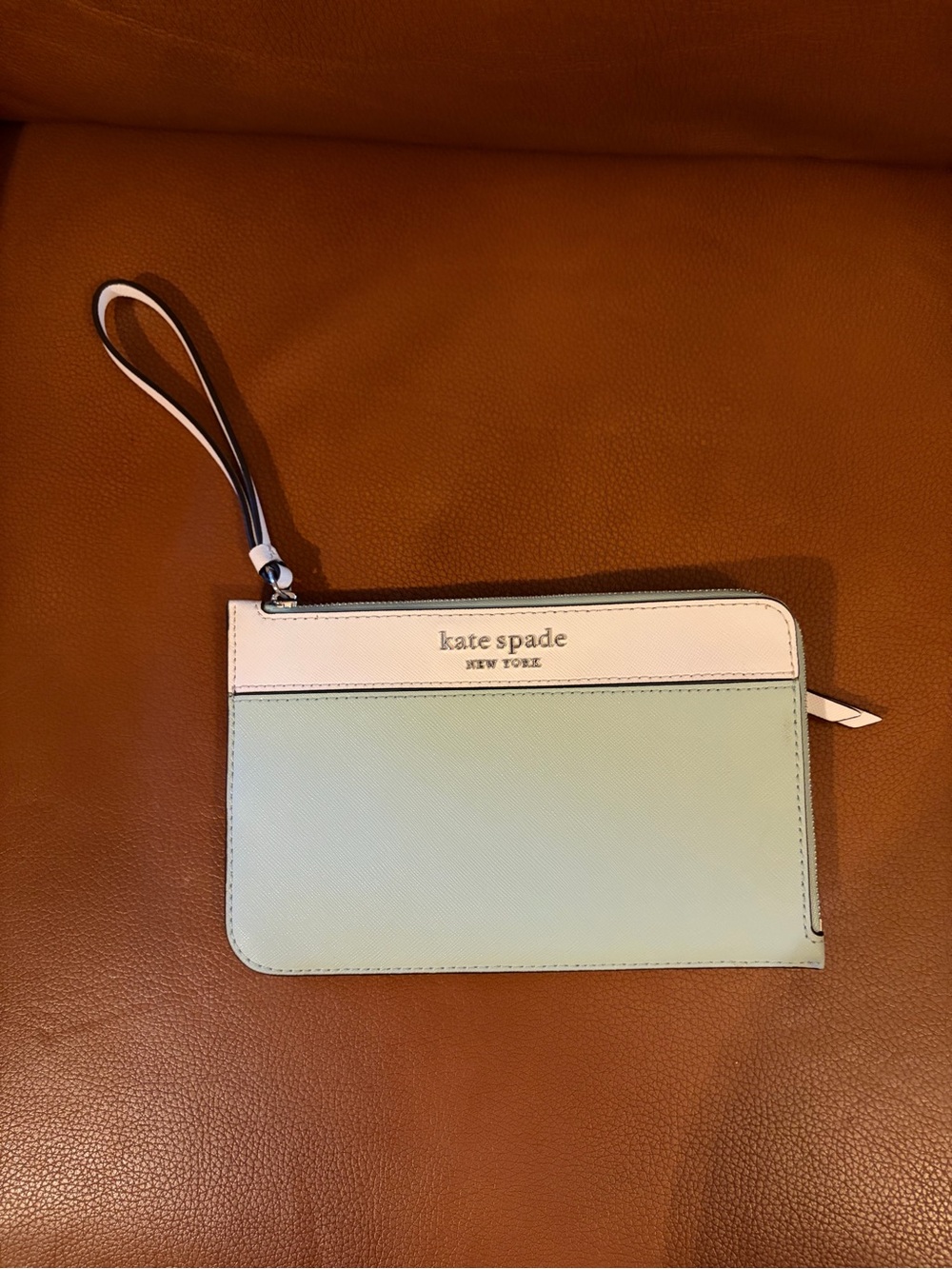 kate spade Two-Tone Wristlet in Mint Green and White
